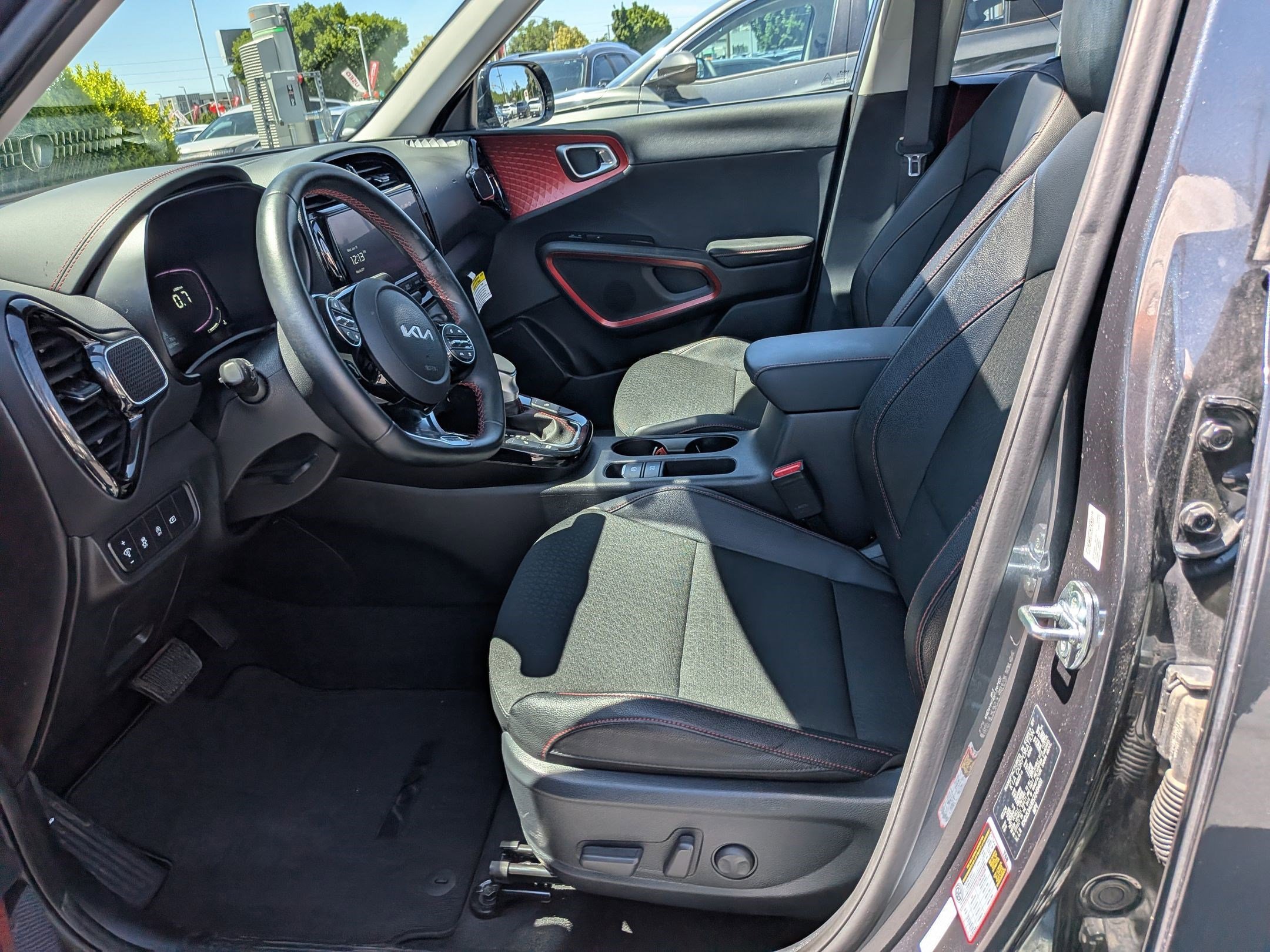 Used 2025 Gravity Gray Kia GT-Line image 24