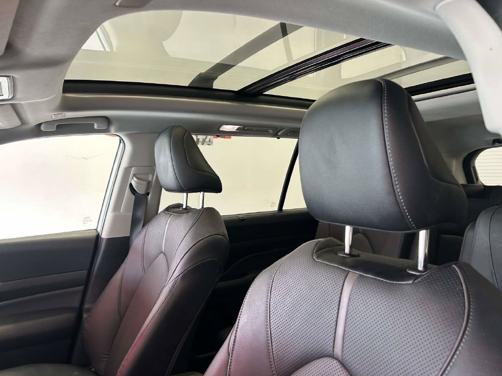 Used 2025 Beige Toyota Platinum image 13