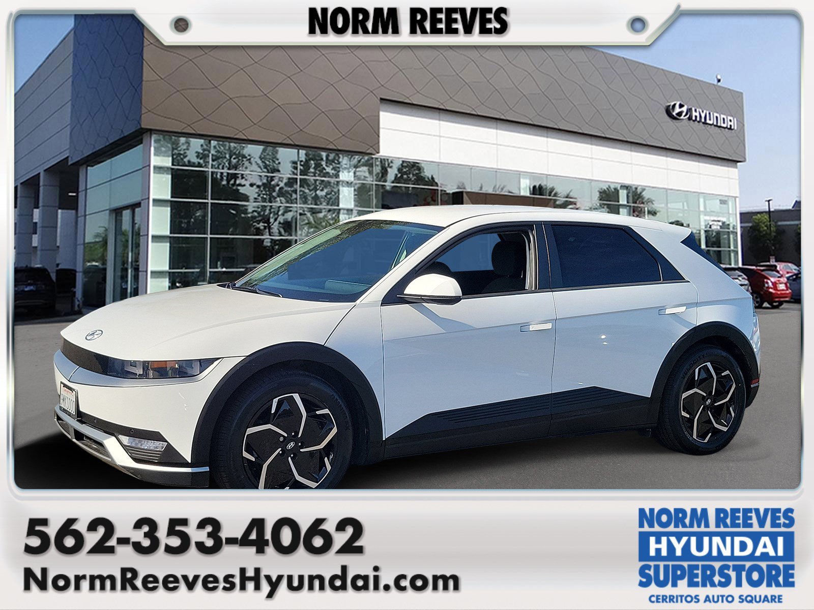 Certified Used 2024 Atlas White Hyundai SEL image 1