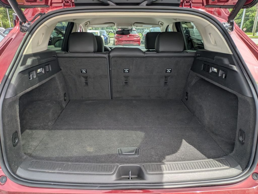 Used 2023 Red Buick Essence image 20