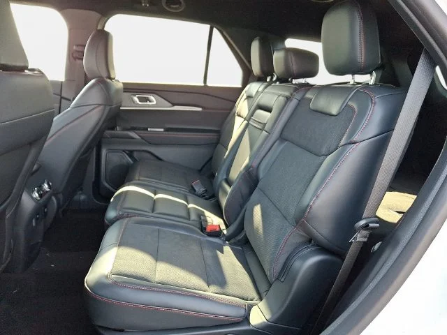 New 2027 Star White Metallic Tri-Coat Ford ST image 7