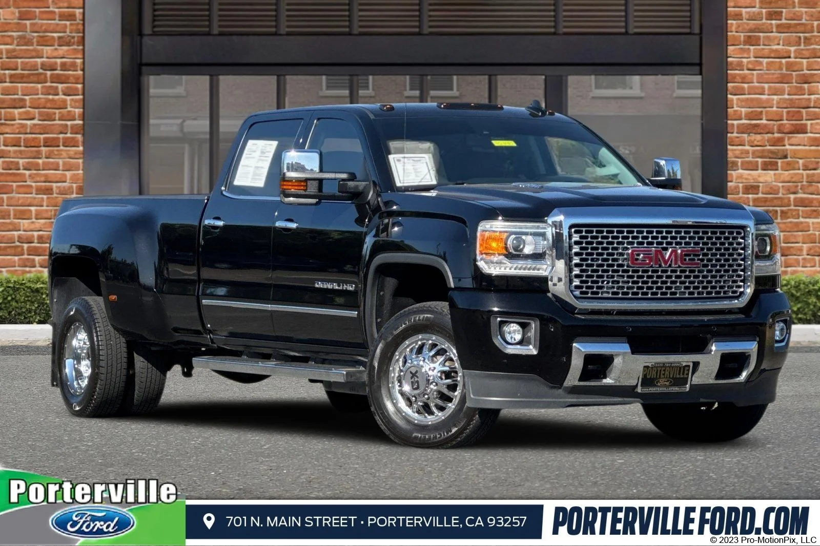 2015 GMC Sierra 4WD Crew Cab Standard Box SRW's photo