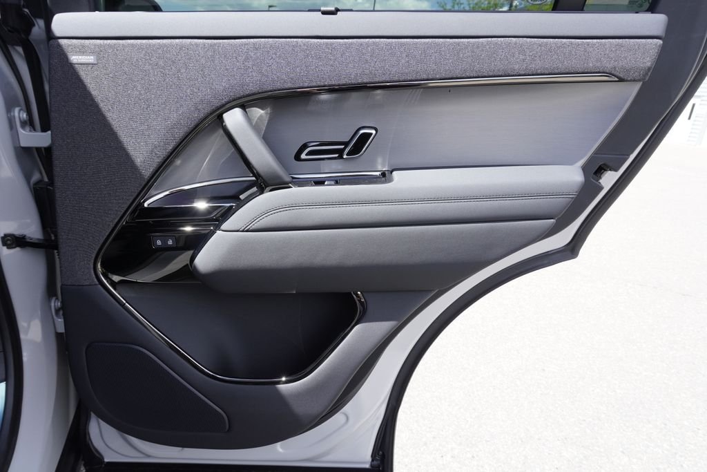 New 2026 Borasco Grey Land Rover Dynamic SE image 25