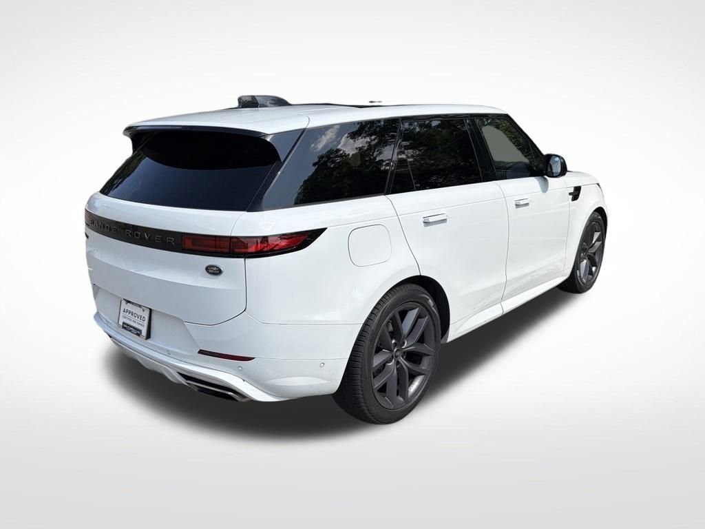 Used 2023 White Land Rover SE Dynamic image 8