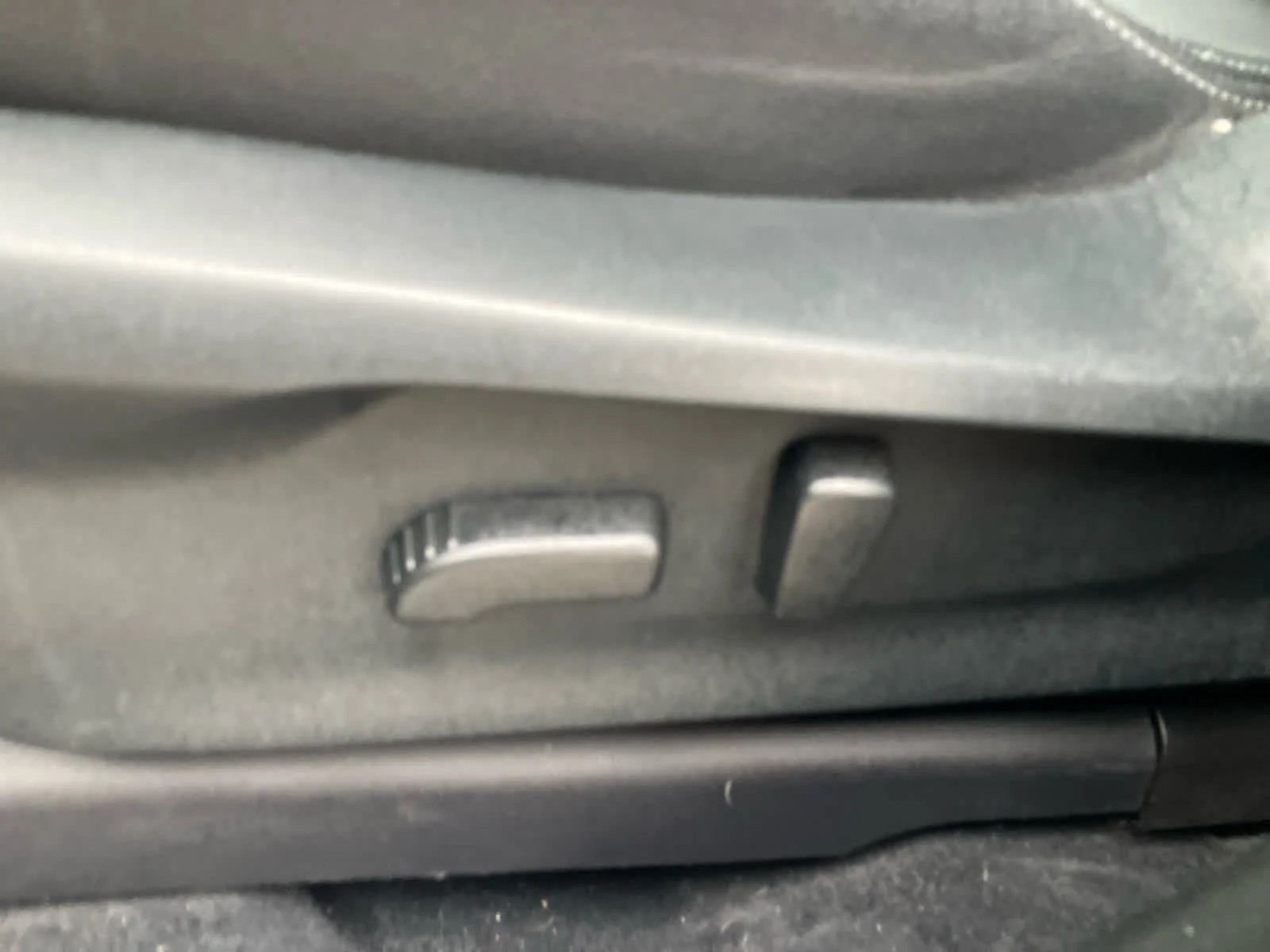 Used 2022 Ice Silver Metallic Subaru Onyx Edition image 11