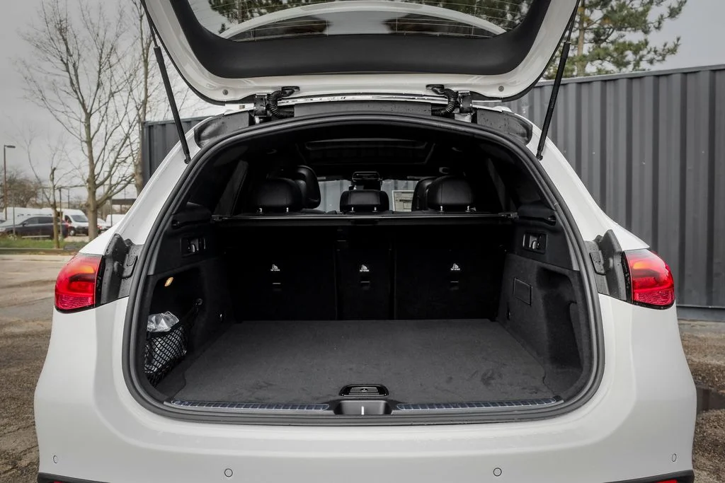 New 2026 Polar White Mercedes-Benz GLC 300 image 10