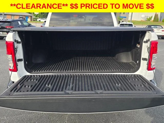 Used 2022 White Ram Big Horn/Lone Star image 30