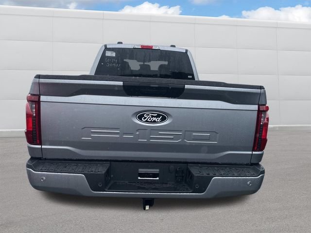 New 2026 Iconic Silver Metallic Ford XLT image 3