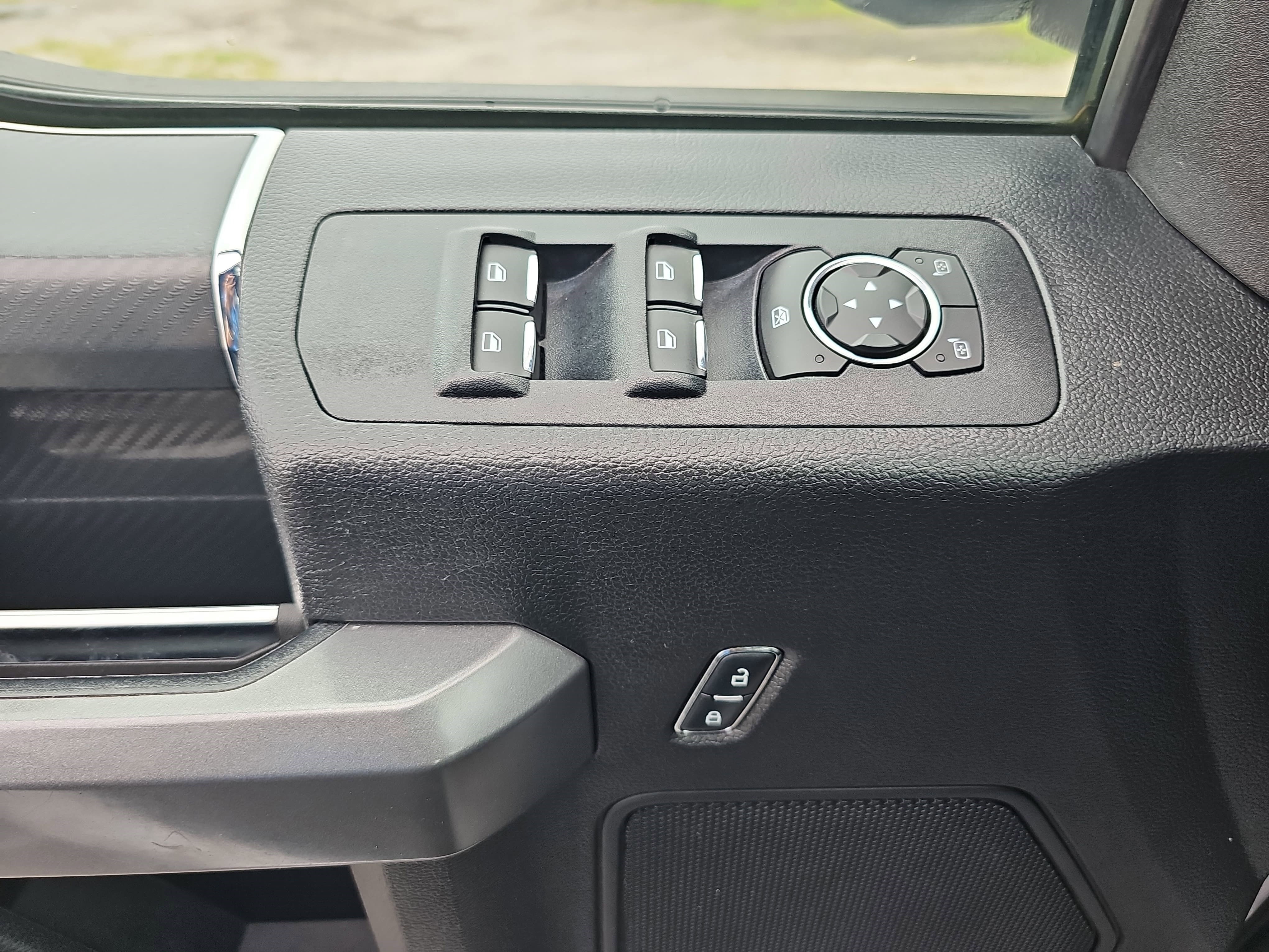 Used 2018 Oxford White Ford XLT image 29