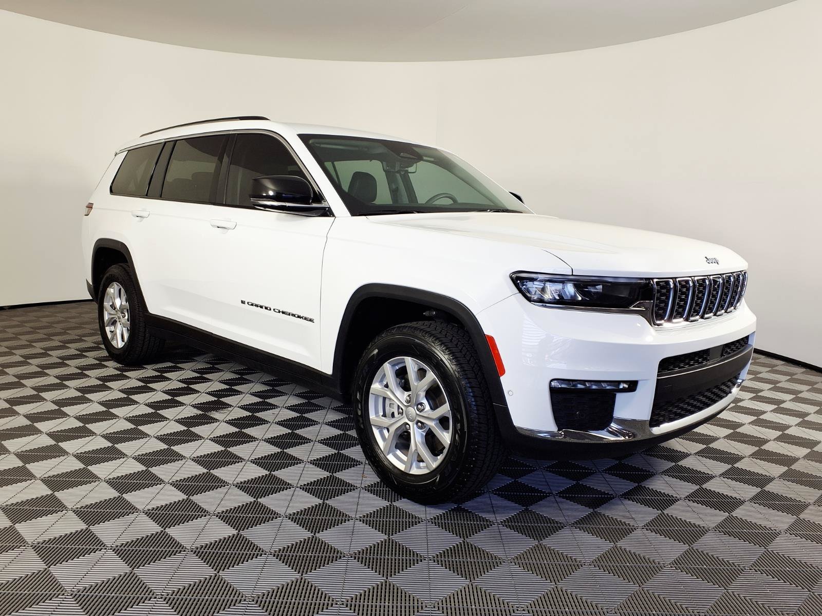 Used 2024 Bright White Clearcoat Jeep Limited image 3