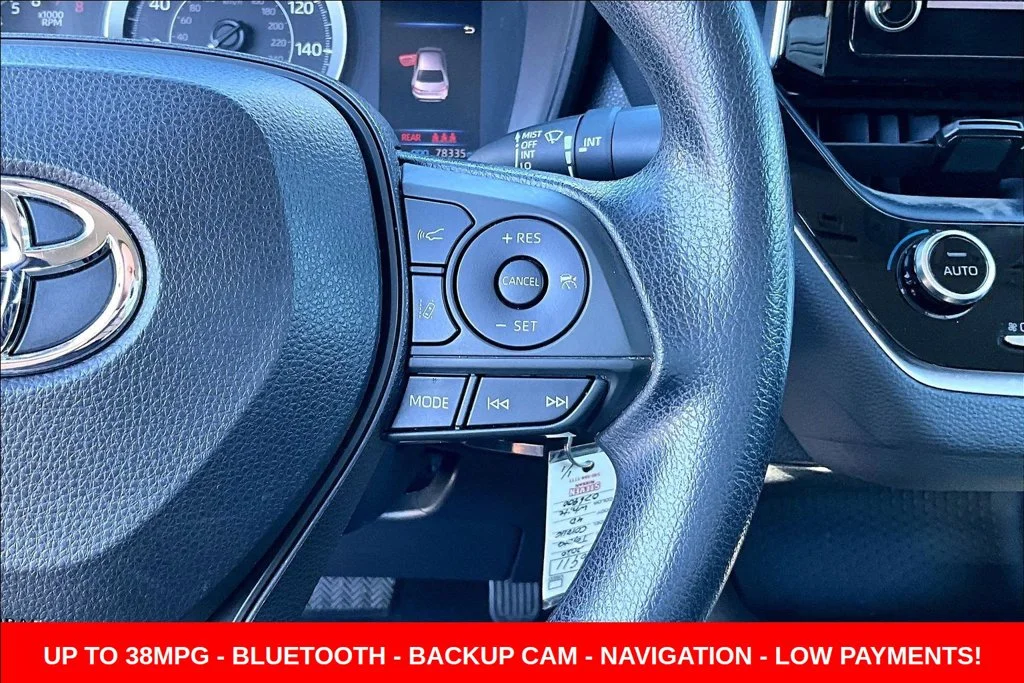 Used 2020 White Toyota LE image 14