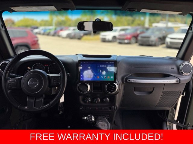 Used 2015 Green Jeep Rubicon image 29