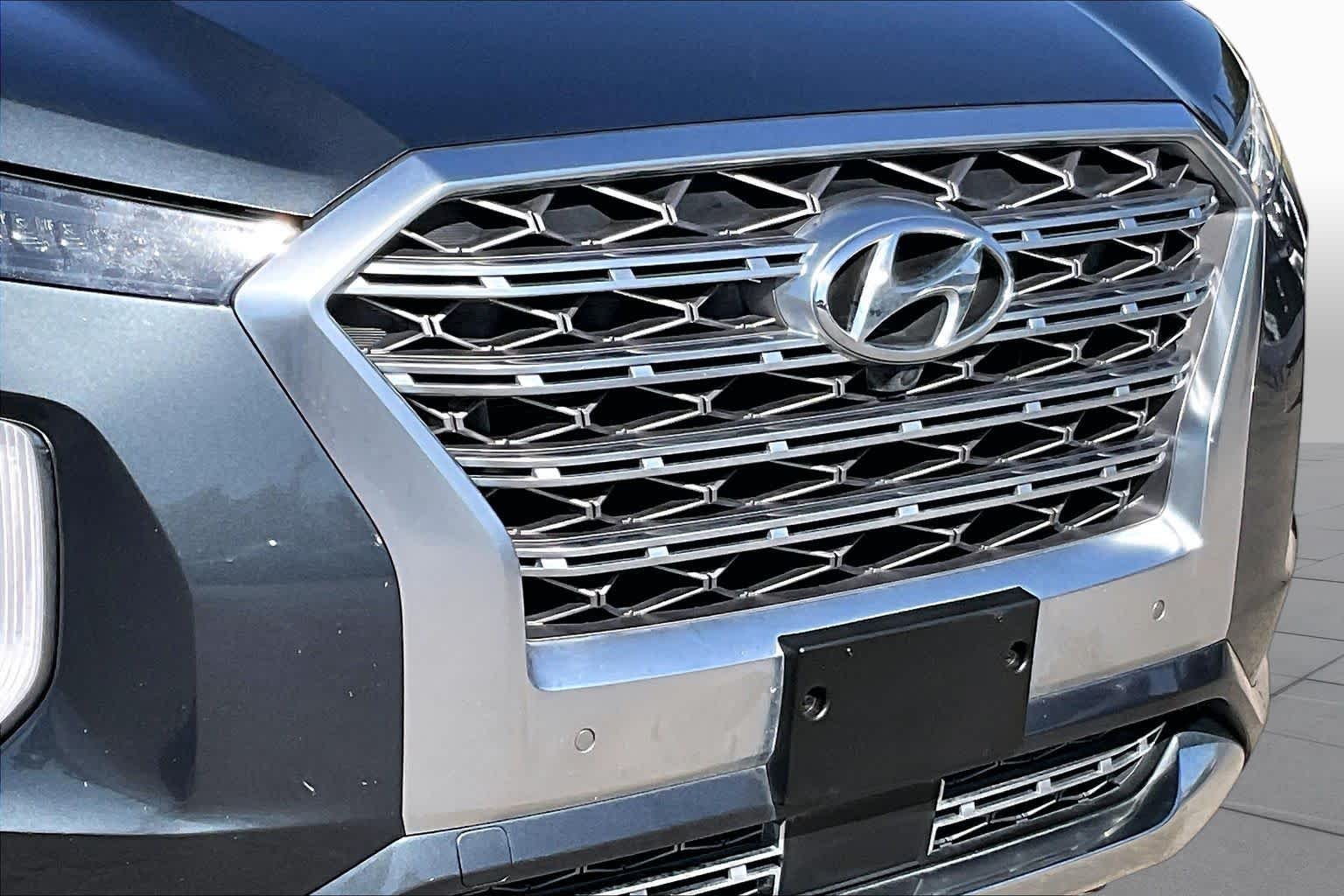 Used 2020 Steel Graphite Hyundai Limited image 25