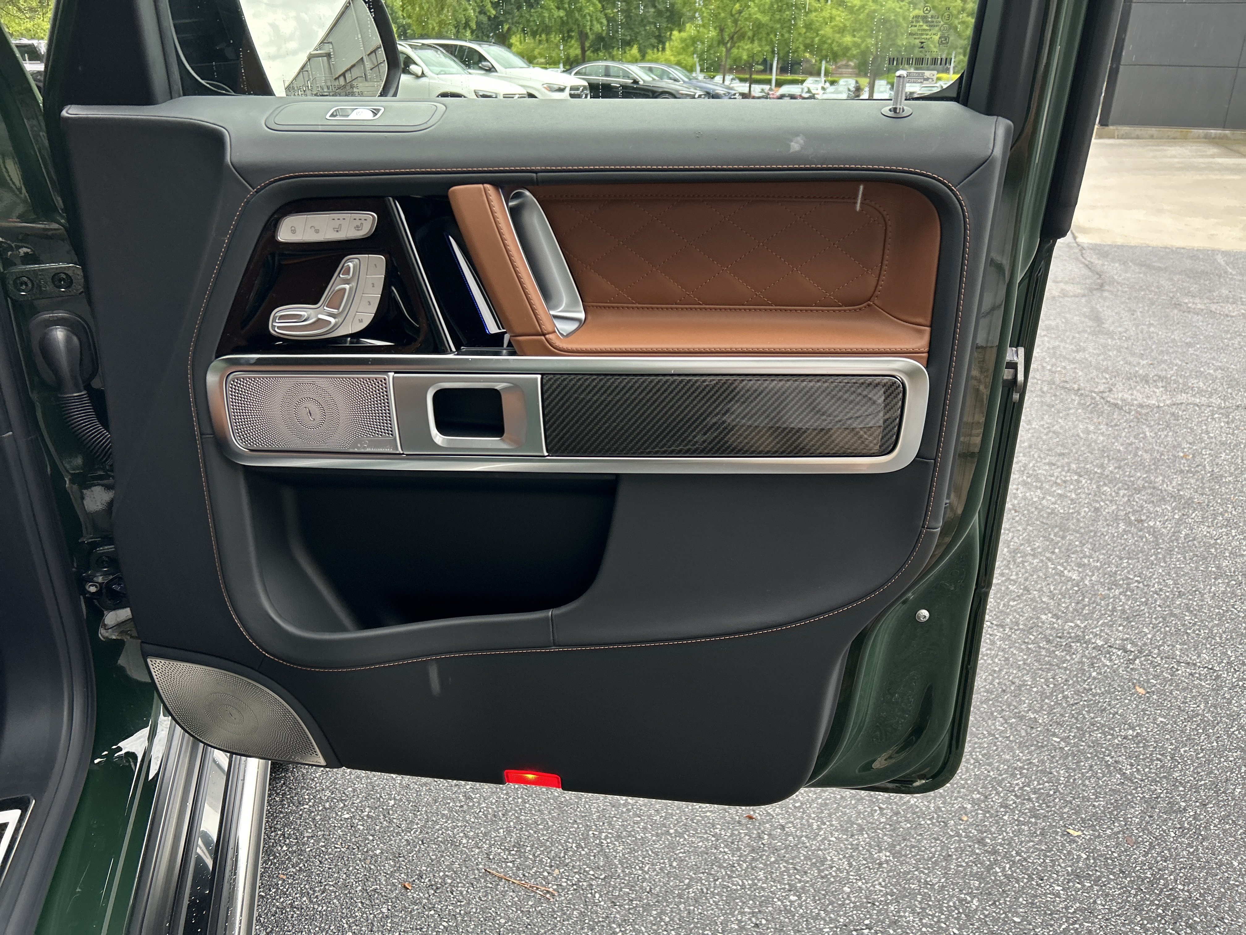New 2026 MANUFAKTUR Deep Green Non-Metallic Mercedes-Benz G 580e SUV image 41