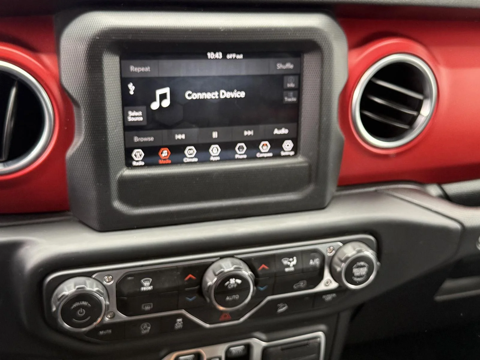 Used 2018 Sting-Gray Clearcoat Jeep Rubicon image 18