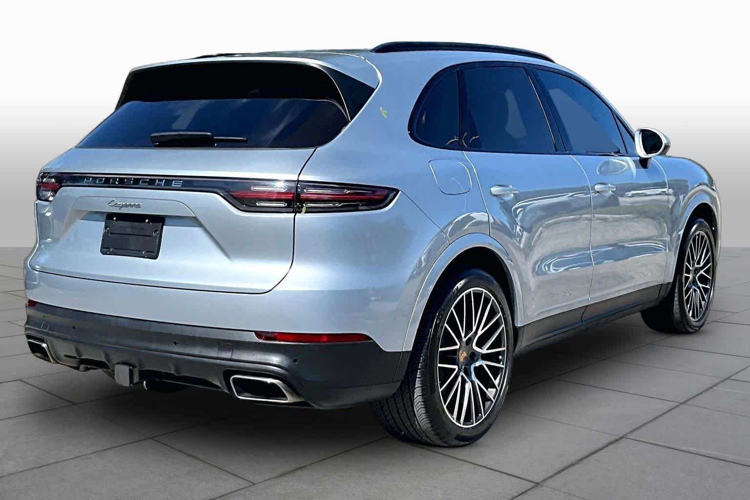 Used 2023  Porsche  image 13