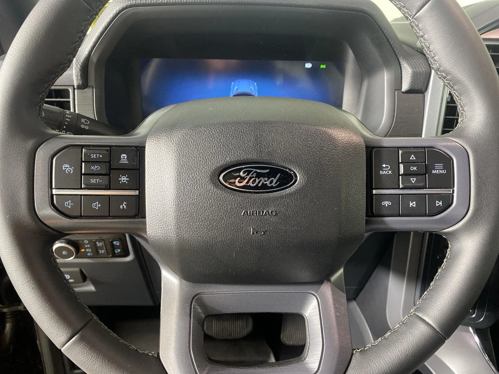 New 2026 Agate Black Metallic Ford XLT image 14