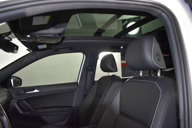 Used 2021 White Volkswagen 2.0T SE R-Line Black image 33