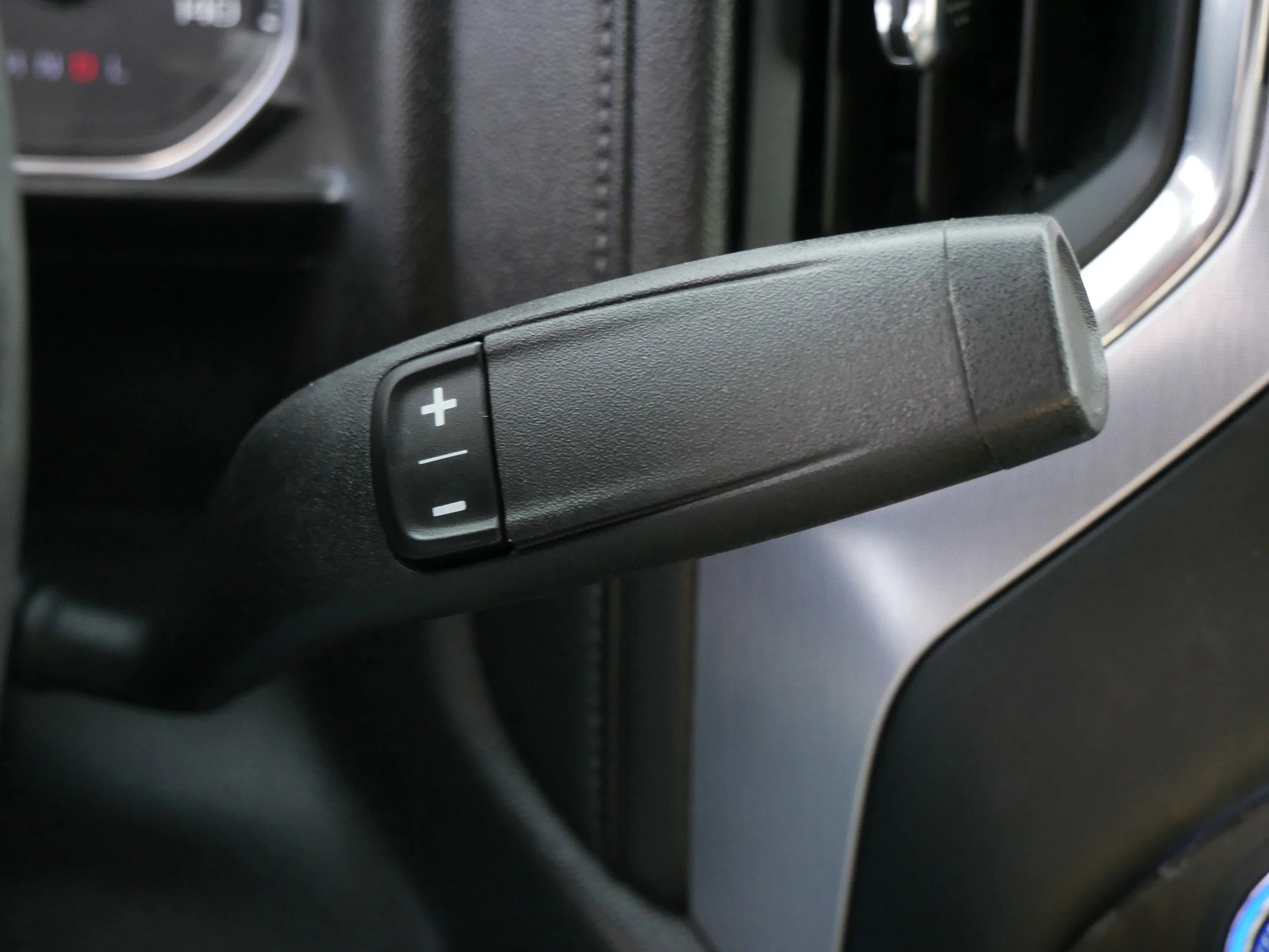 Certified Used 2020 Onyx Black GMC SLT image 24