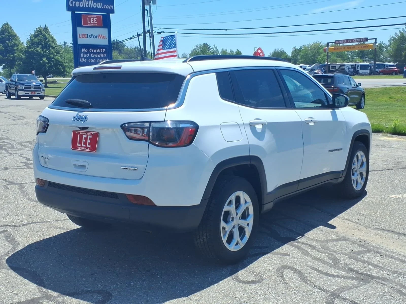 Used 2024 Bright White Clearcoat Jeep Latitude image 5