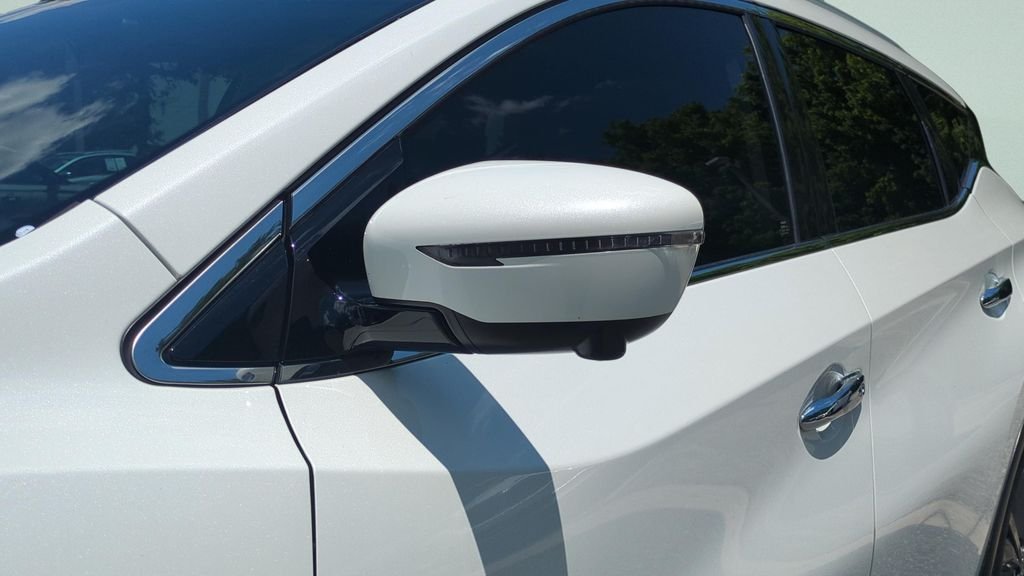 Used 2019 White Nissan Platinum image 28