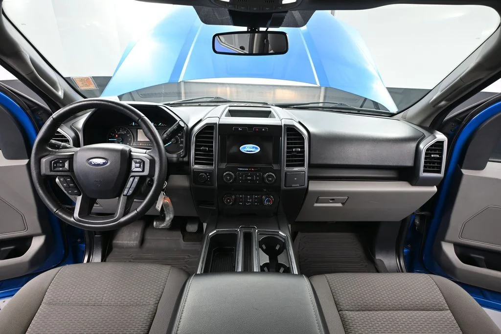 Used 2020 Blue Ford XLT image 26