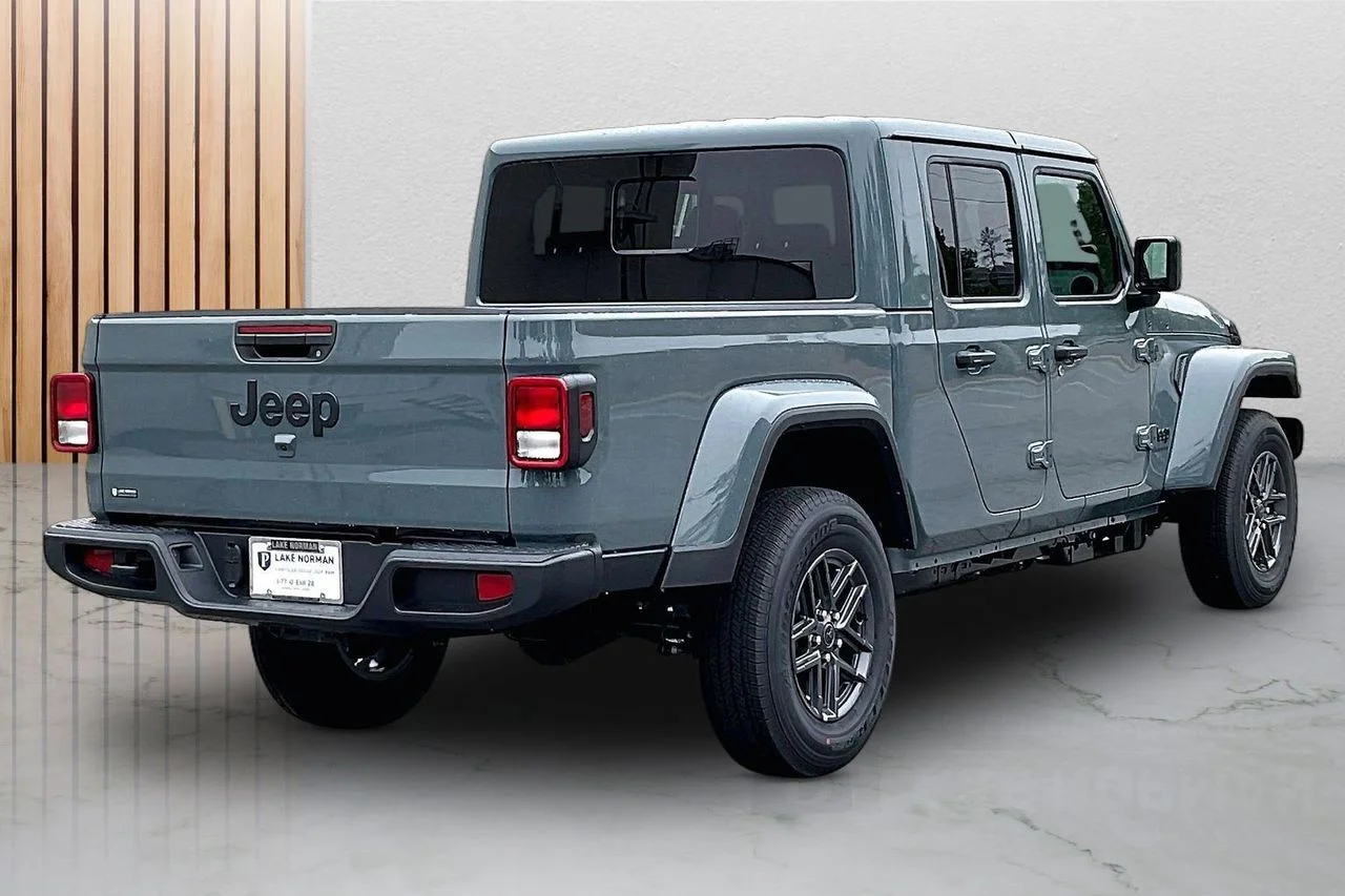 New 2026 Anvil Clear-Coat Exterior Paint Jeep Sport S image 9