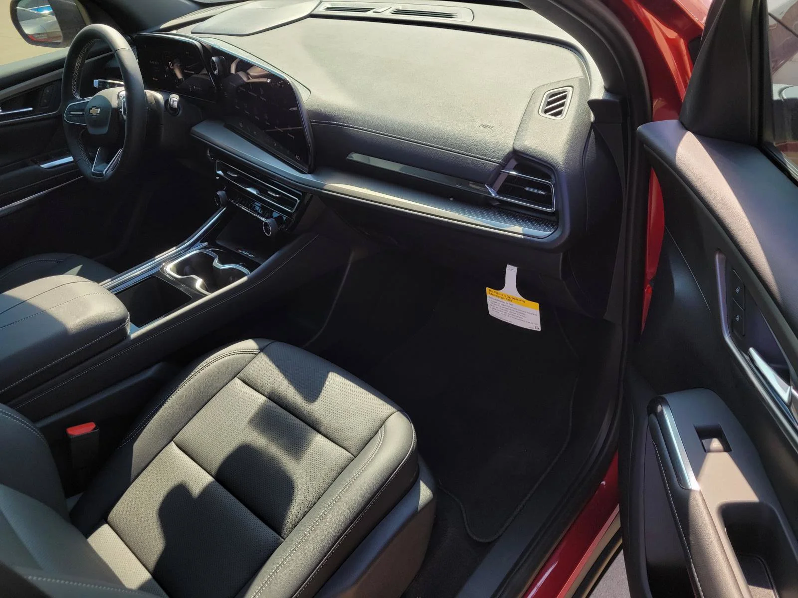 2027 Chevrolet Traverse LT - Photo 6