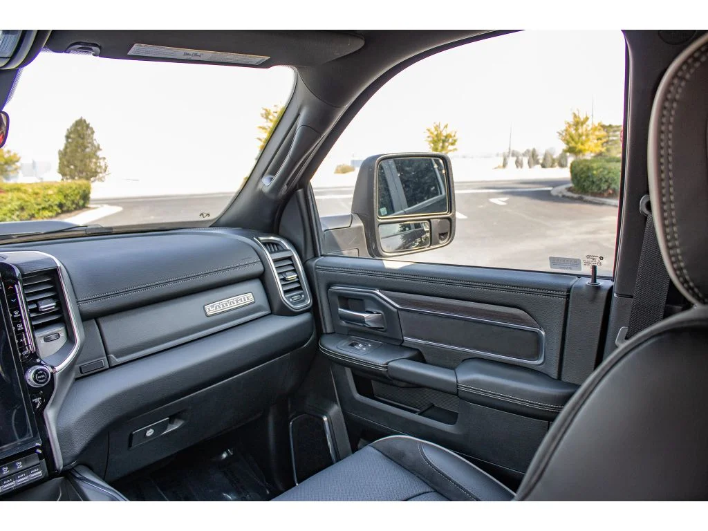New 2026 Granite Crystal Metallic Clearcoat Ram Laramie image 20
