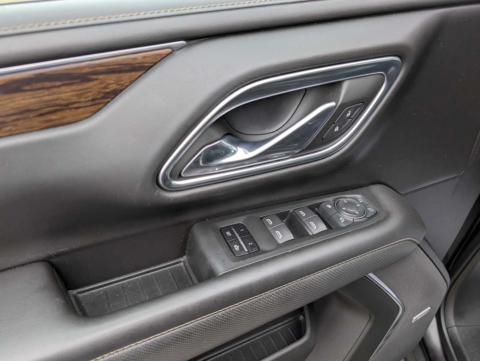 Used 2021 Black Chevrolet Premier image 40