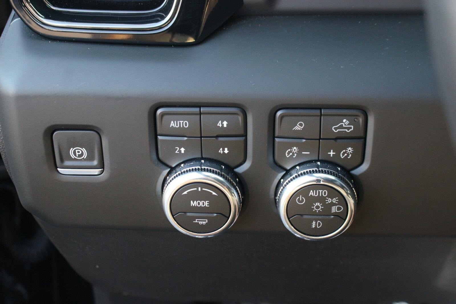 Used 2026 Onyx Black GMC AT4X image 31