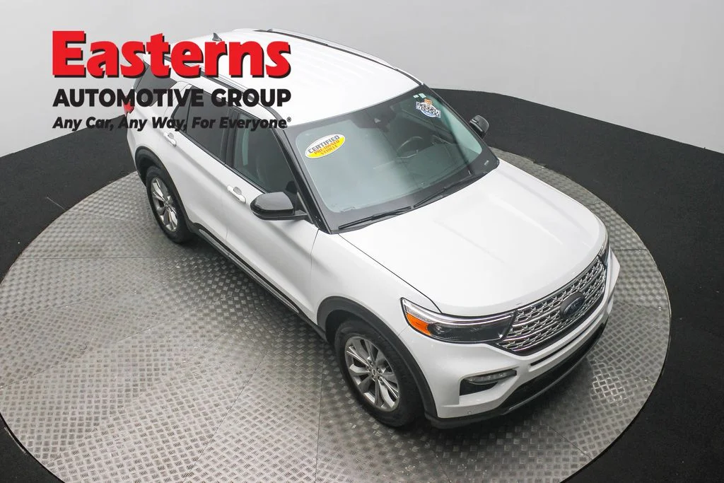 Used 2023 White Ford Limited image 3