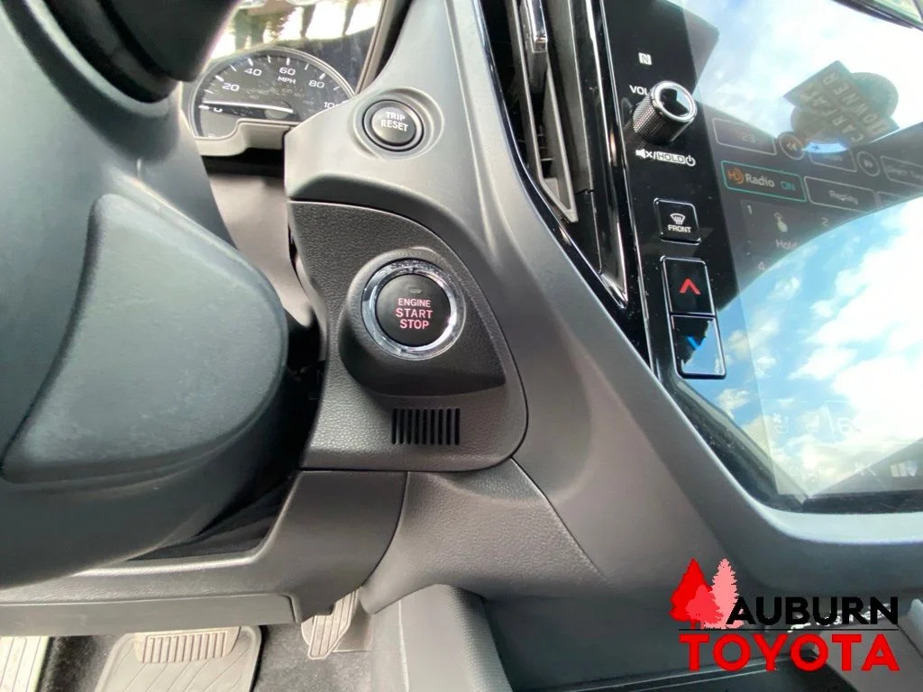 Used 2025 Ice Silver Metallic Subaru Touring image 47
