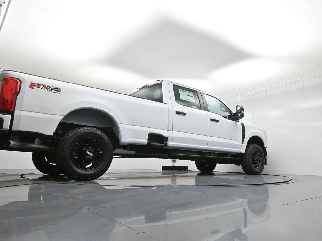 New 2026 Oxford White Ford XL image 42