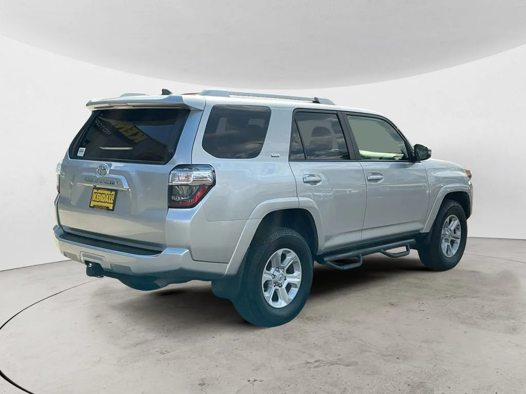 Used 2016 Silver Toyota SR5 Premium image 5
