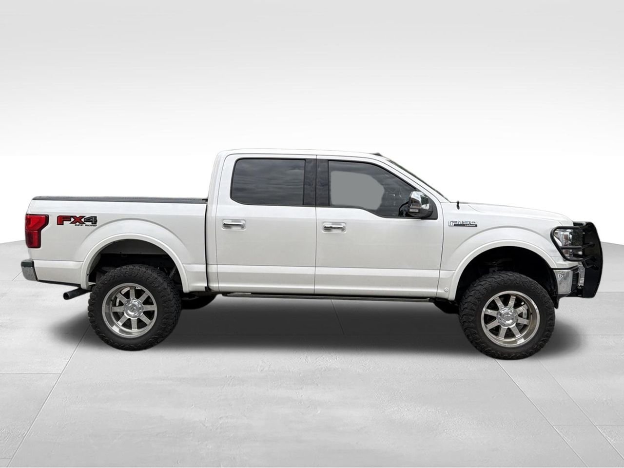 Used 2019 White Ford Lariat image 3