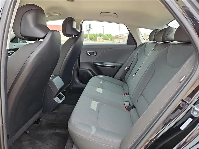 Used 2025 White KIA LXS (IVT) image 10