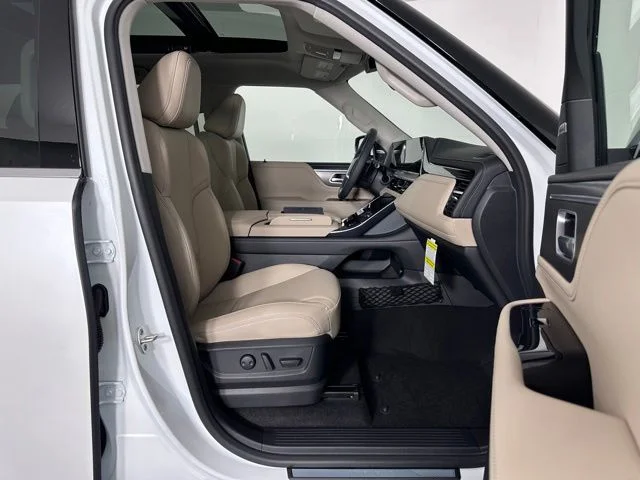 New 2026 Radiant White INFINITI PURE image 31