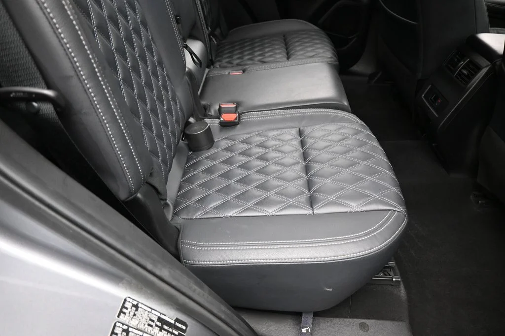 Used 2022 Silver Mitsubishi SEL image 38