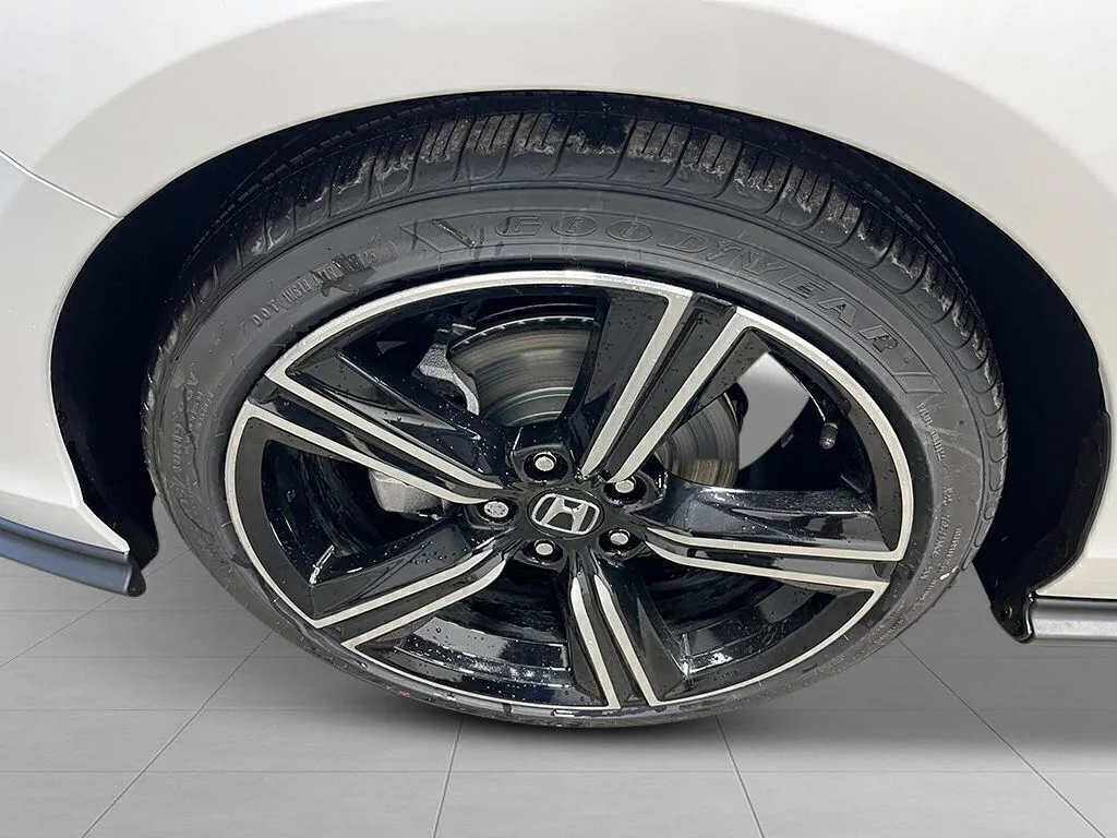 New 2026 Platinum White Pearl Honda SE image 10