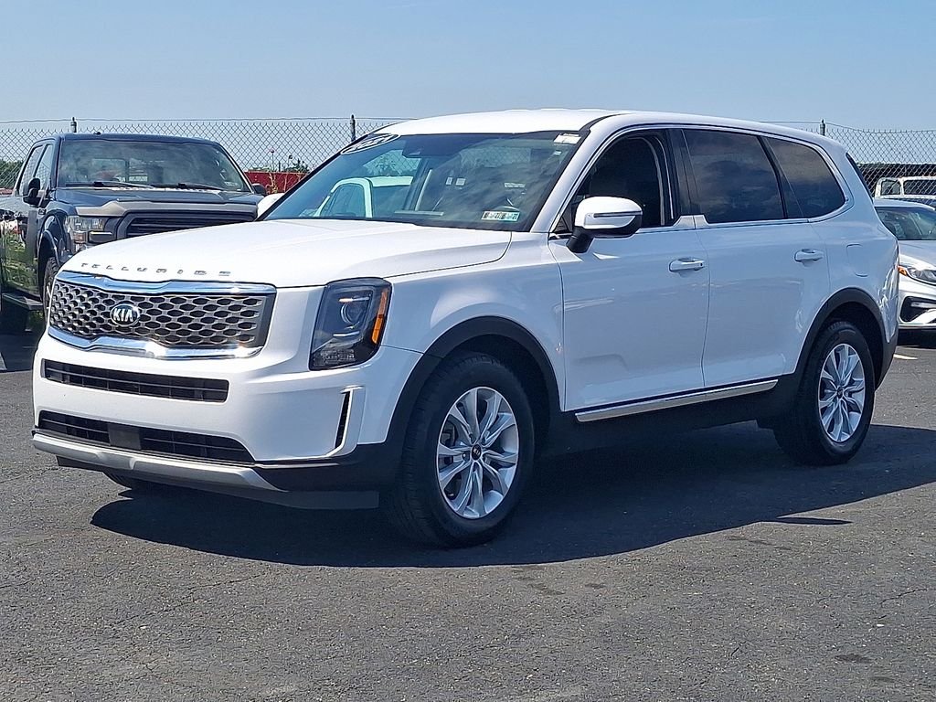Certified Used 2021 White Kia LX image 3