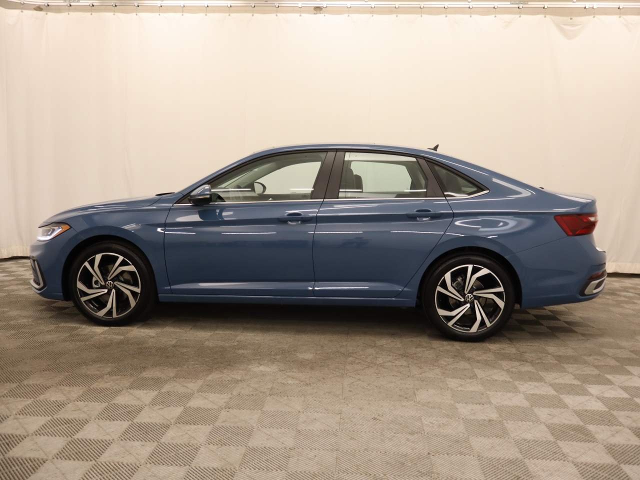New 2026 Monterey Blue Pearl Volkswagen SEL image 2