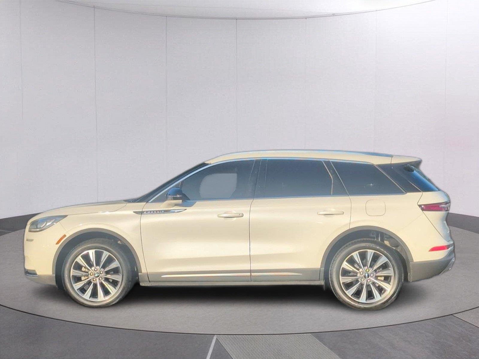 Used 2022 Pristine White Metallic Tri-Coat Lincoln Reserve image 2