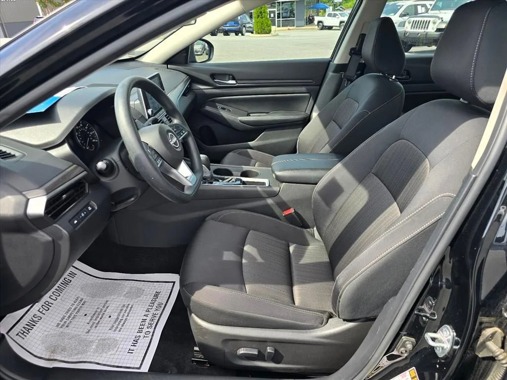 Used 2025 Black Nissan 2.5 SV image 11