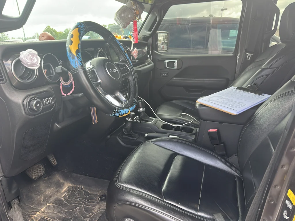 Used 2020 Granite Crystal Metallic Clearcoat Jeep Sahara Altitude image 5