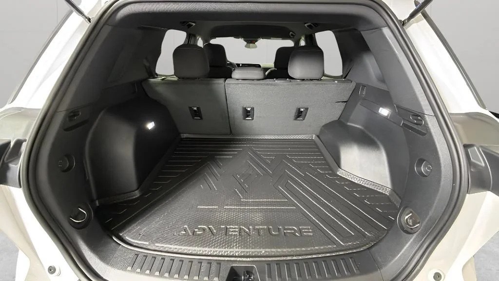 Certified Used 2026 Summit White Chevrolet LT image 28