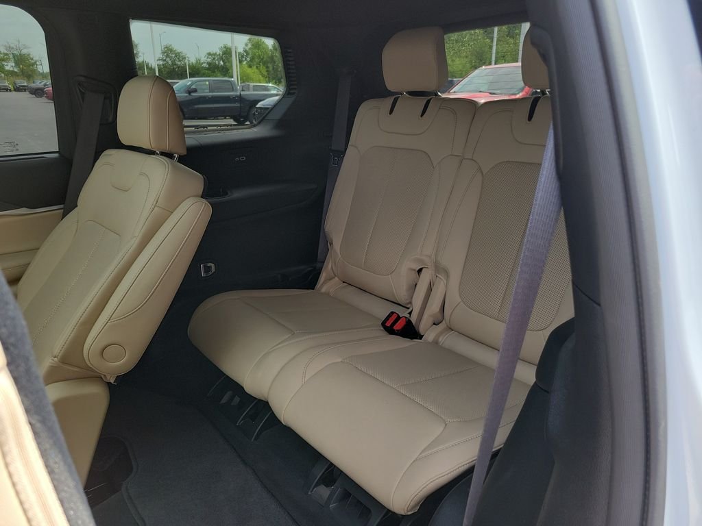 Used 2024 White Jeep Limited image 15