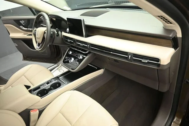 Certified Used 2022 Bronze Smoke Metallic Premium Colorant Lincoln Reserve image 29