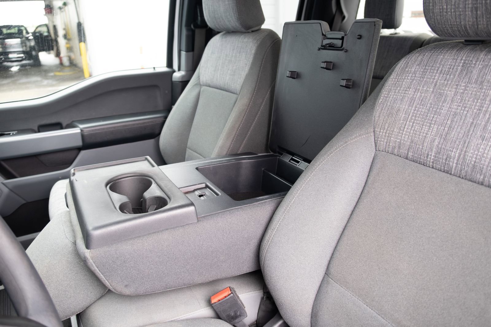 Used 2023  Ford XLT image 8