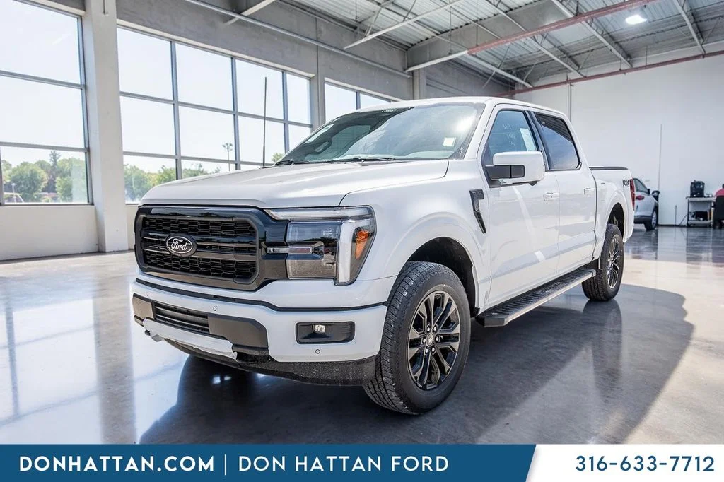 New 2026 Oxford White Ford Lariat® image 25